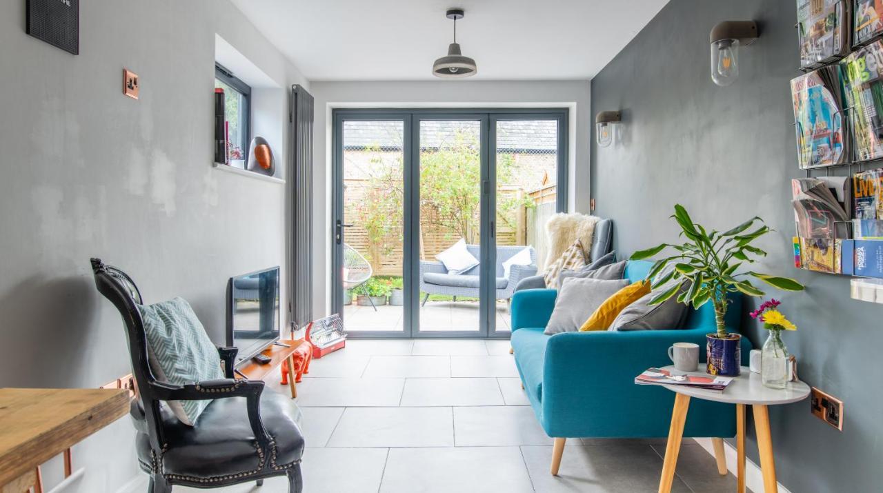 וויטסטייבל The Space At 8, Garden Flat Close To Town & Beach מראה חיצוני תמונה
