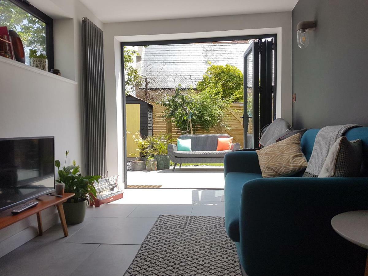 וויטסטייבל The Space At 8, Garden Flat Close To Town & Beach מראה חיצוני תמונה